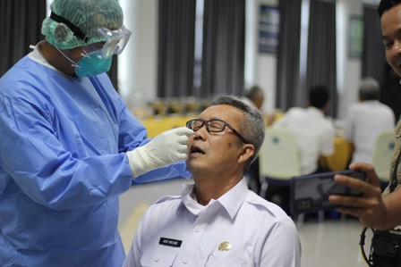 Anggota Dewan-Pejabat Pemkot Ditodong Swab Test