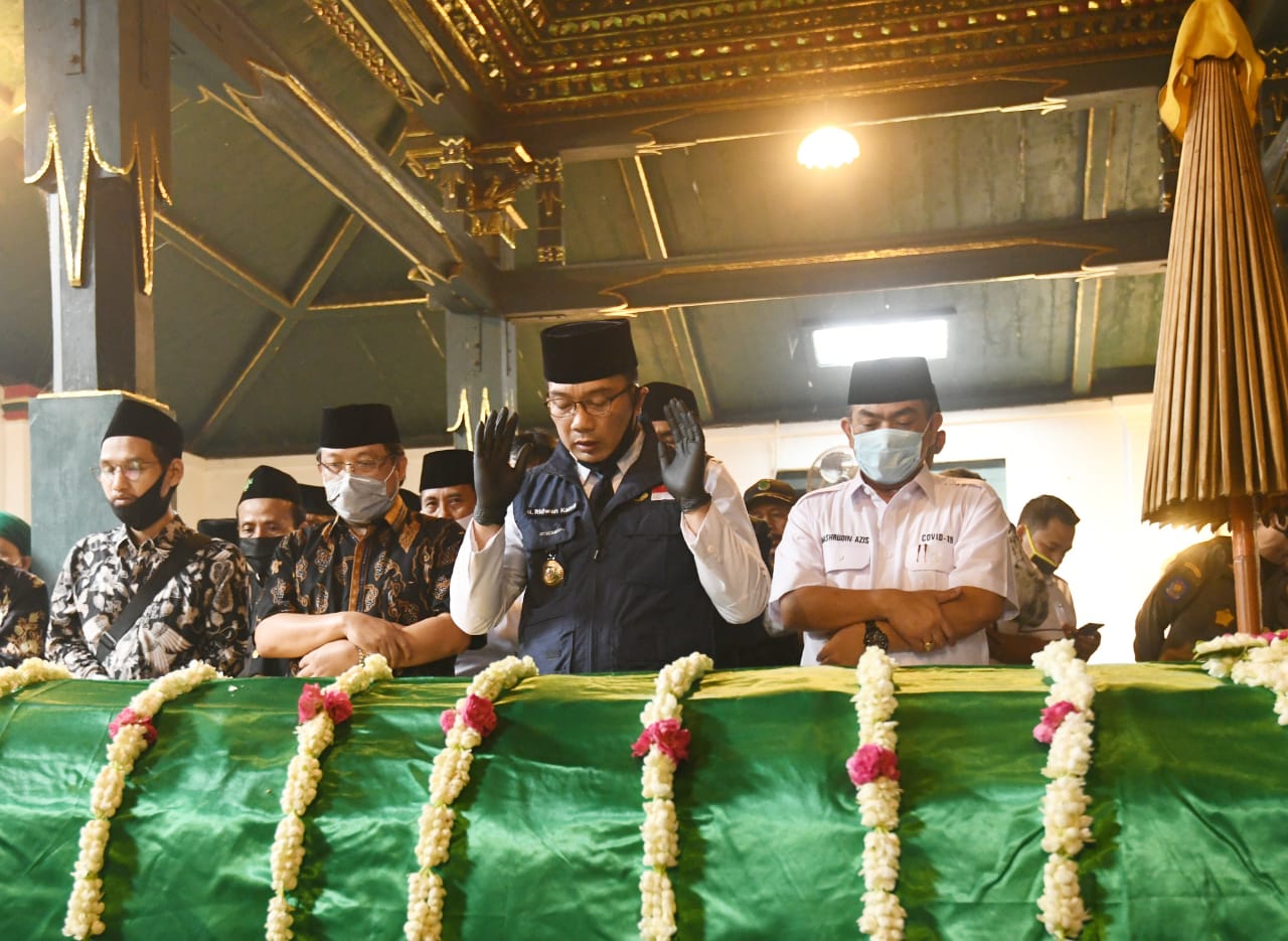 Ridwan Kamil Takziah ke Keraton Kasepuhan