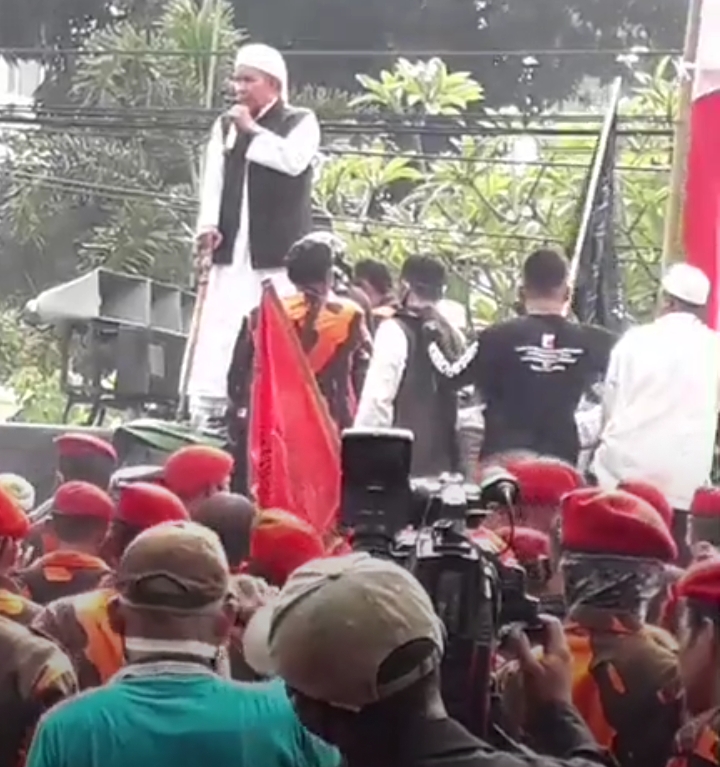 Tolak HIP, Ratusan Massa Forum Cirebon Bersatu Luruk DPRD Kota Cirebon