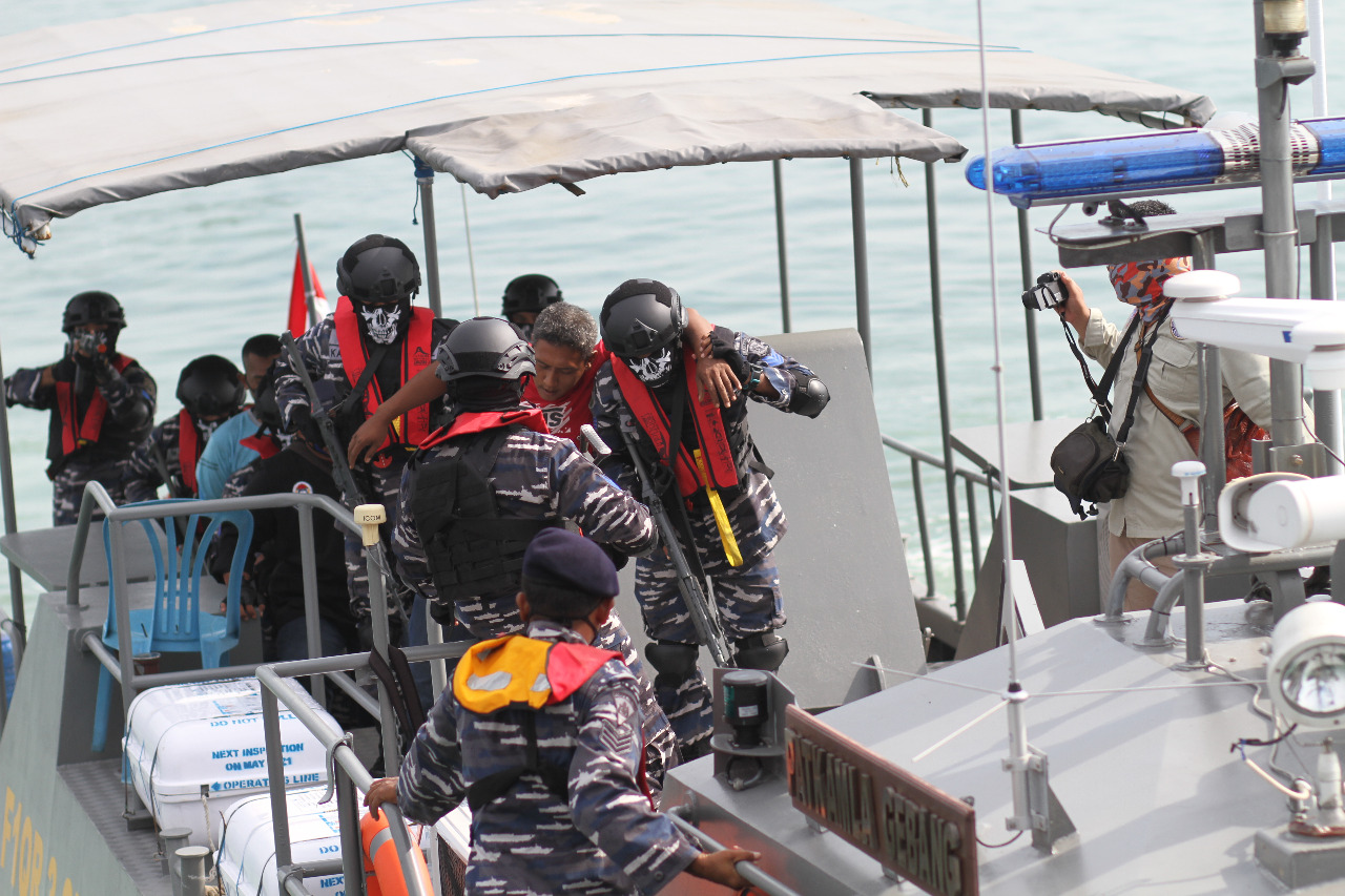 TNI AL Bebaskan Sandera di Laut Cirebon