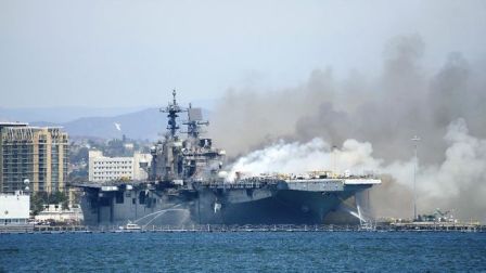 Kapal Perang Amerika Serikat Meledak di San Diego