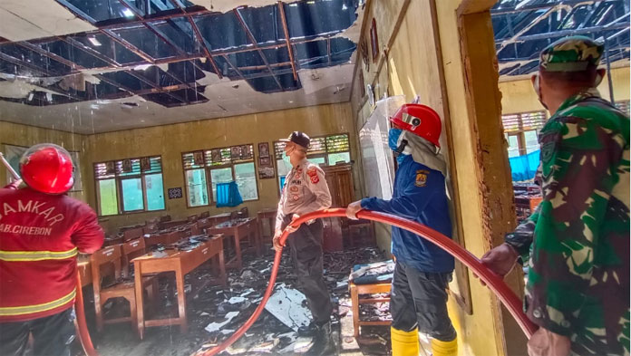 Gedung SDN 2 Cikulak Kidul Terbakar, Ijazah dan Rapor Siswa Ikut Hangus