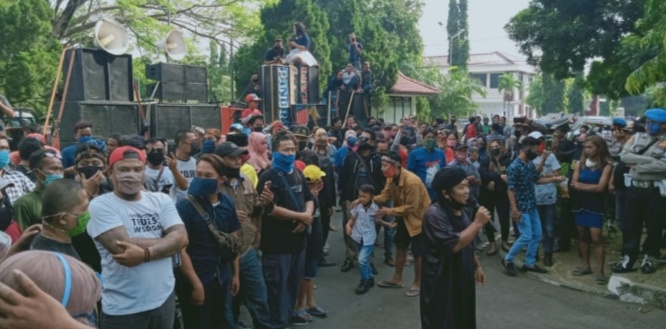 Aliansi Seniman Cirebon Tuntut Pentas Kesenian Diizinkan