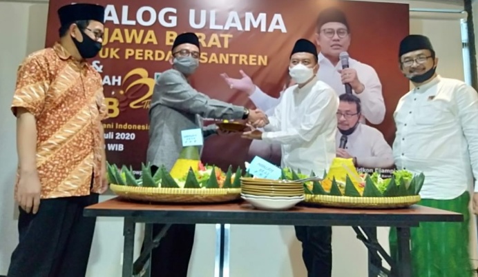 Jawa Barat Tunggu Cantolan Hukum Perda Pondok Pesantren