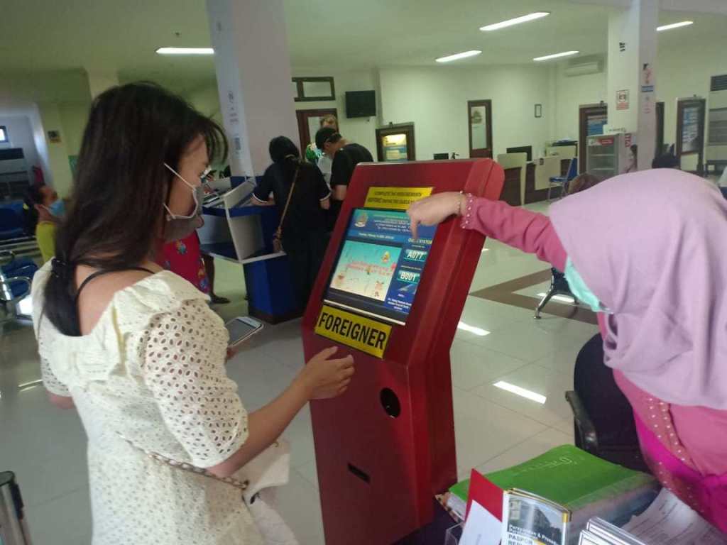 Bakal Dicabut, Larangan WNA Masuk ke Indonesia