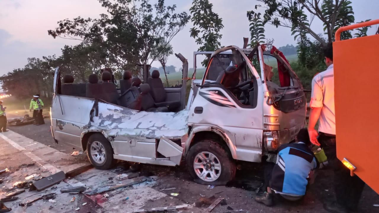 Kecelakaan di Tol Cipali, Mobil Travel Langgar Protokol Covid-19