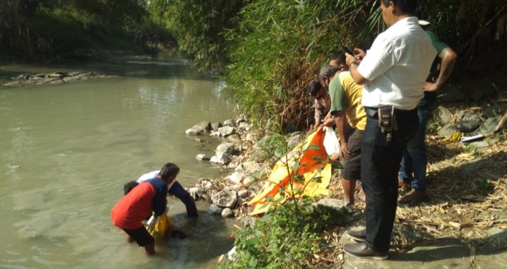 Ditemukan Mayat Bocah Mengambang di Sungai Jamblang