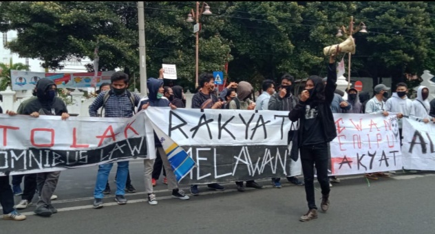 Mahasiswa Kembali Datangi DPRD Kota Cirebon, Tolak RUU Omnibus Law