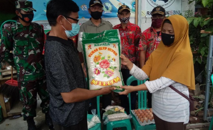 Penerima BPNT di Kecamatan Waled Dapat Beras Premium