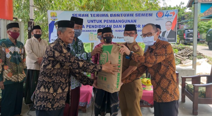 Indocement Bantu Pembangunan Lembaga Pendidikan dan Kantor MWC NU Ciwaringin