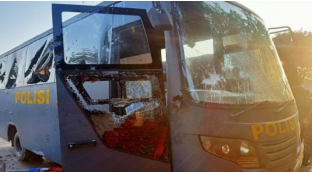 Polsek Ciracas Diserang dan Dirusak Seratusan Orang Tak Dikenal, 2 Polisi Luka-luka