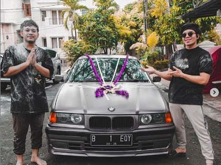 Atta Berikan Kado Mobil Mewah, di Ultah Anak Buahnya