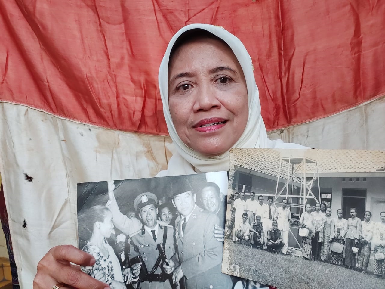 Olly Sastra, Perempuan Cirebon Pertama Pengibar Merah Putih