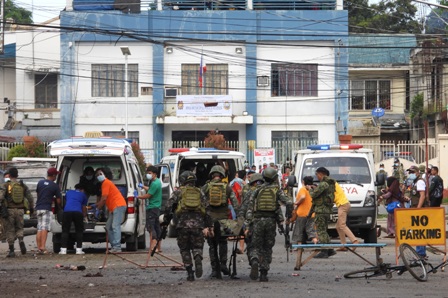 Bom Bunuh Diri di Filipina Tewaskan Belasan Orang