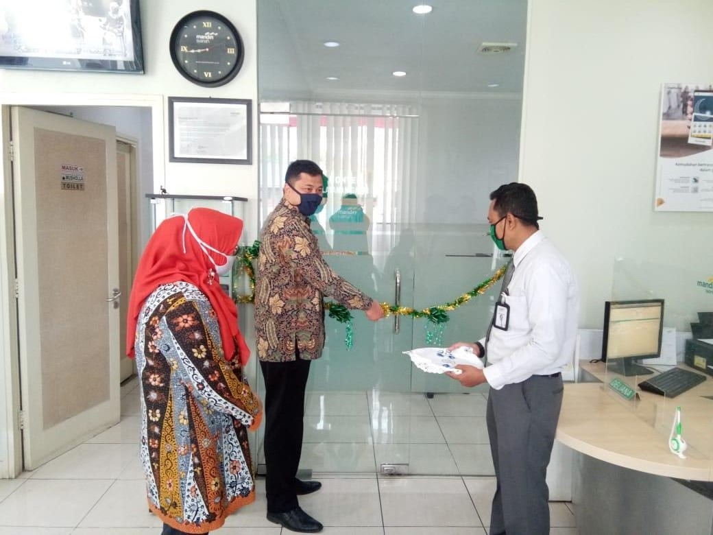 Mandiri Syariah Area  Cirebon Resmikan Konter  Layanan Gadai di Kantor  Cabang Cirebon Ciledug