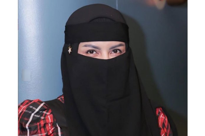 Di-Bully setelah Hijrah dan Becadar, Five Vi Lapor Polisi