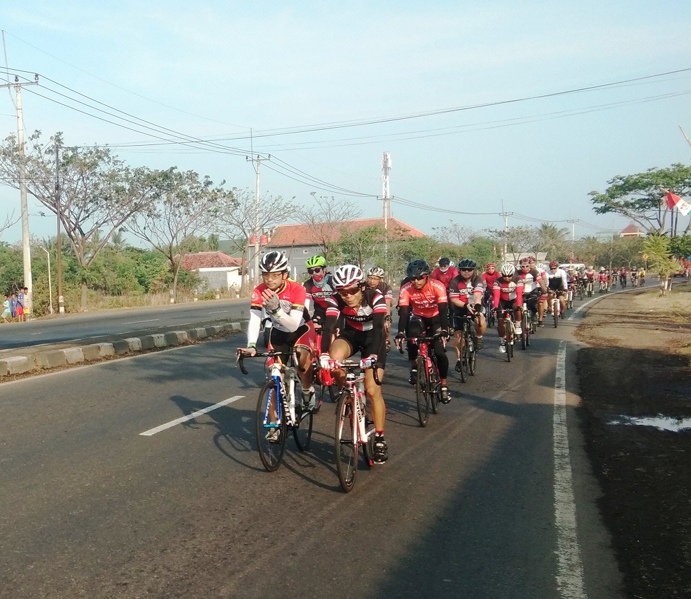 Gowes Kemerdekaan, Tuntaskan Rute 165 Kilometer Cirebon-Slawi