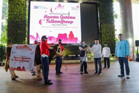 TelkomGroup Salurkan  1.000 Hewan Kurban di Seluruh Indonesia