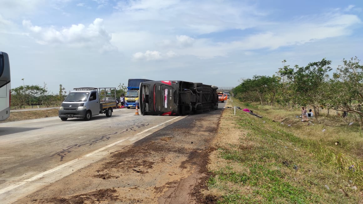 Kecelakaan Bus di Tol Cipali Diduga karena Pecah Ban