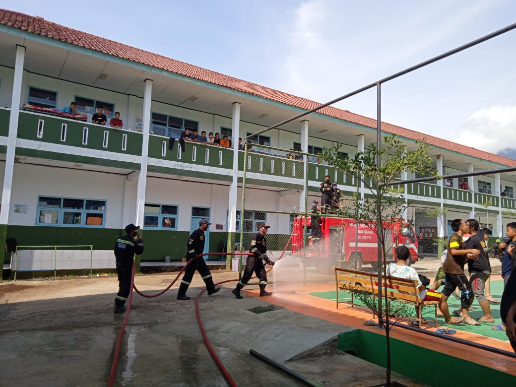 Ketua DPRD Kuningan Banjir Kecaman