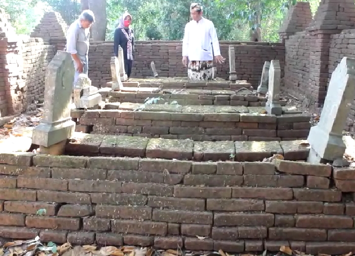 Banyak Makam Kuno, Situs Pangeran Suryanegara Masih Diduga BCB
