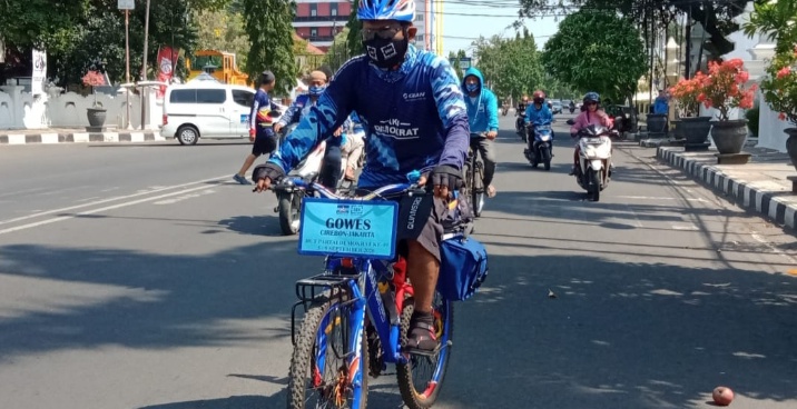 Rifki Hamdan Bersepeda dari Cirebon ke Jakarta, Hanya Ingin Bertemu AHY