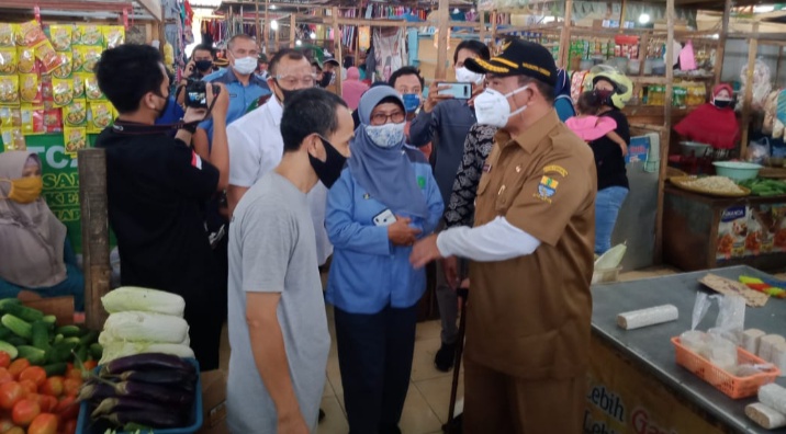 Hari Ke-4 Turun ke Lapangan, Wali Kota Cirebon Masih Jumpai Warga Tidak Pakai Masker