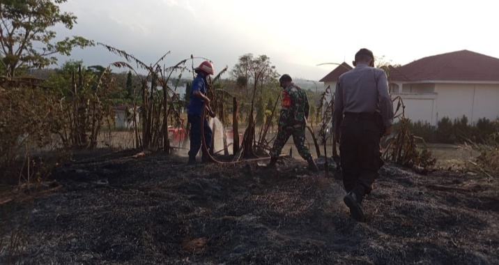 Lahan Samping Hotel Radiant Terbakar