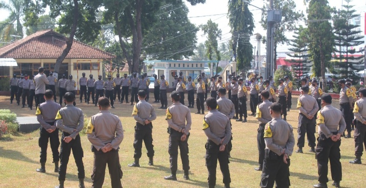 Polres Kuningan Kerahkan Bhabinkamtibmas untuk Edukasi Masyarakat terkait Protokol Kesehatan