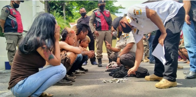 2 Anak Punk Cantik Terjaring Razia Satpol PP Kabupaten Cirebon