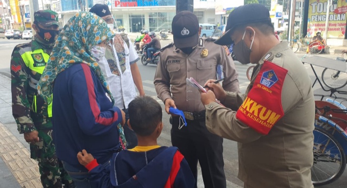 Operasi Protokol Kesehatan di Kota Cirebon, 6 Orang tanpa Masker Terjaring