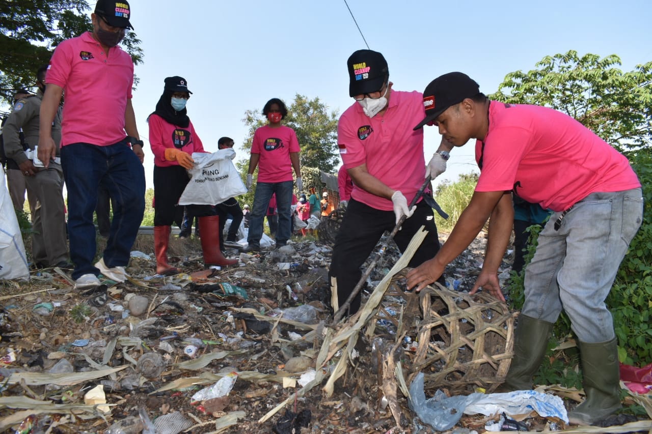 Pemkab Cirebon Minta Pemdes Bisa Kelola Sampah Sendiri