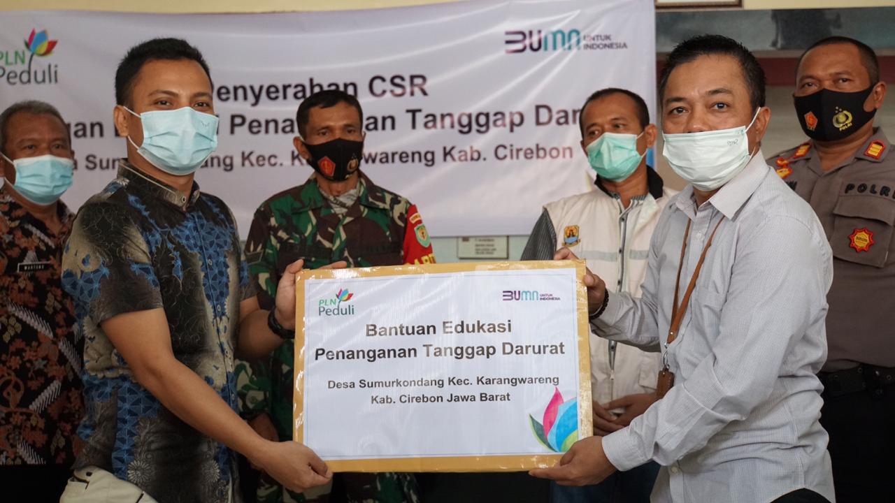 PLN UIP JBT II Beri CSR di Desa Sumurkondang