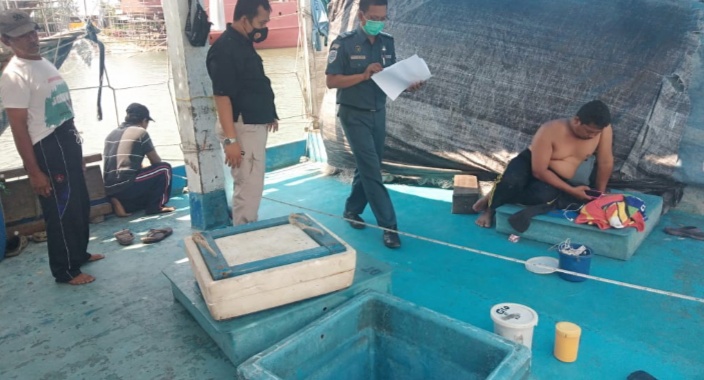 Dari Perairan Laut Indramayu, Kapal Ikan tanpa SPB dan Dokumen Palsu Ditangkap