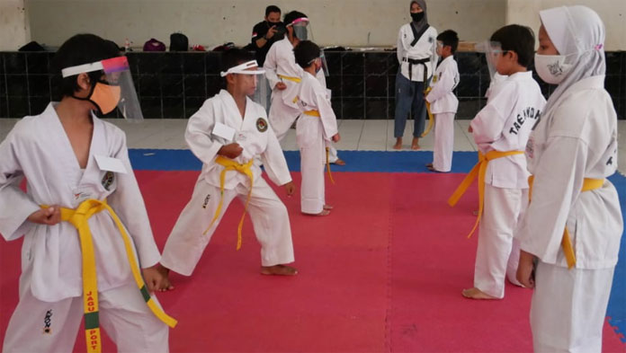 Taekwondo Kota Cirebon Terapkan Protokol Kesehatan saat Latihan