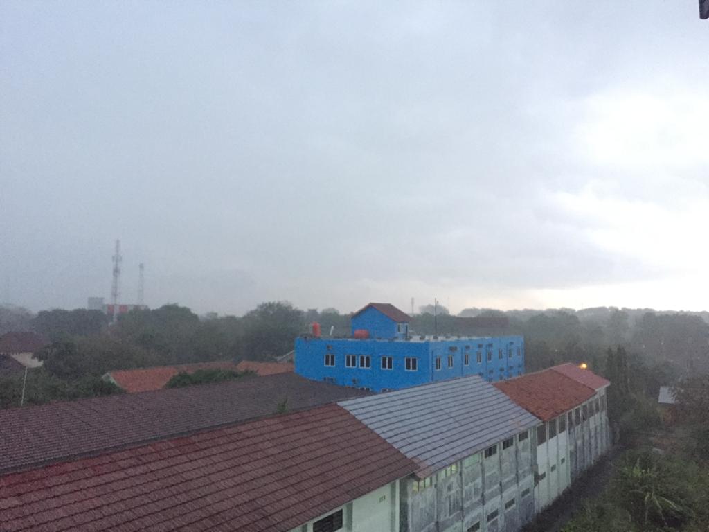 Informasi Cuaca: Kota dan Kabupaten Cirebon Hujan Deras