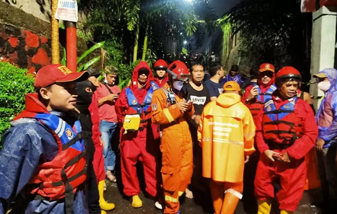 Sungai Meluap, Banjir 1,5 Meter Rendam Ciganjur