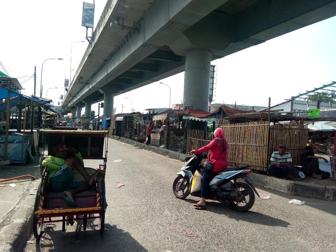 PKL Fly Over Gebang Bikin Pedagang Pasar Sepi