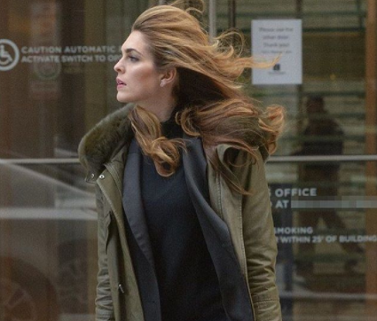 Hope Hicks Penasehat Cantik yang Diduga Membuat Donald Trump Terpapar Corona