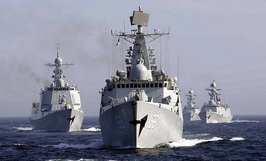 Militer Tiongkok Buntuti Kapal Perang AS
