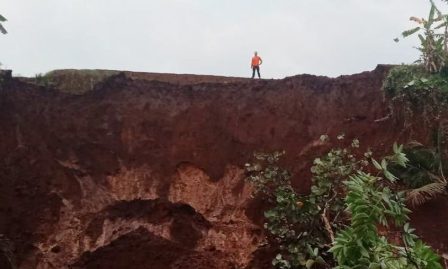 Tebing Longsor Dekat Tol, Jasamarga Pastikan Lalu Lintas Purbaleunyi Aman