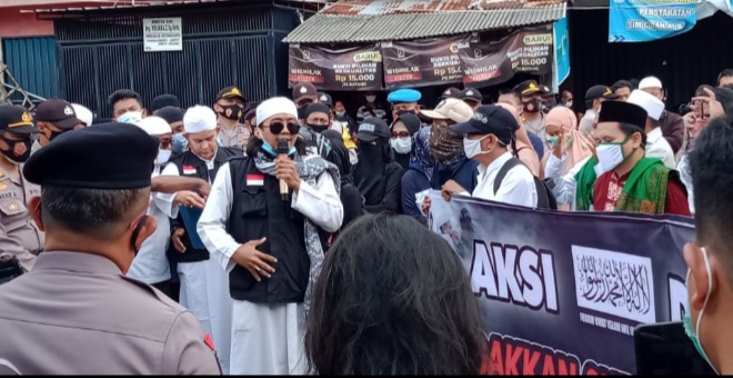 FUI Cirebon Unjuk Rasa soal Habib Rizieq dan Kasus Terbunuhnya 6 Anggota FPI