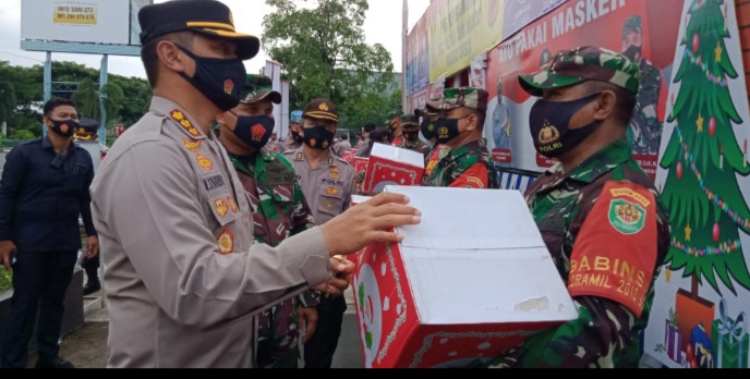 Operasi Lilin Lodaya 2020, Anggota Polri-TNI yang Beragama Nasrani Dapat Bingkisan Natal