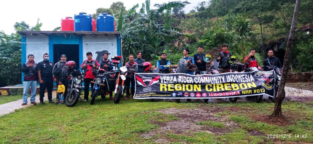 Komunitas Verza Rider Community Indonesia Touring dan Wajib Bakti Sosial