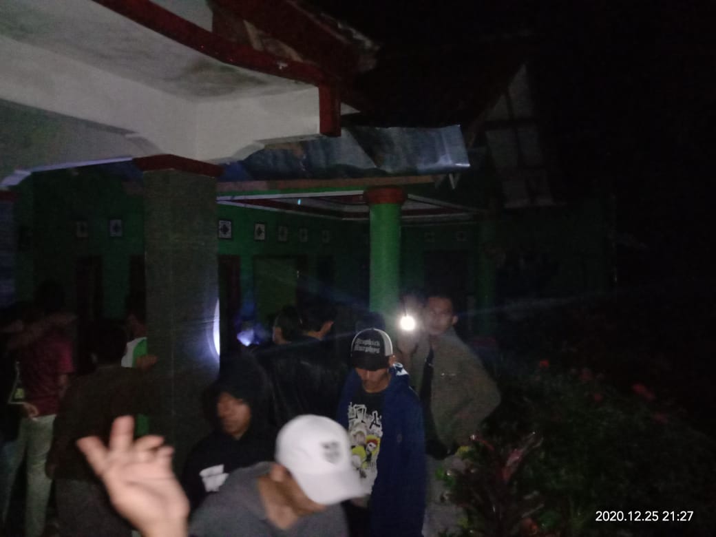 Diduga karena Lilin Ulang Tahun, Tiga Rumah Warga di Dukupuntang Kebakaran