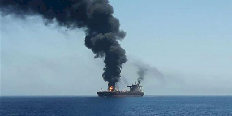 Kapal Tanker Bensin Meledak, 6 Orang Tewas
