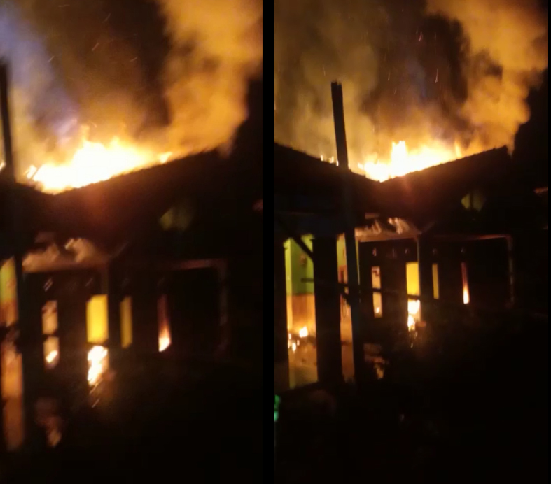 Diawali Ledakan, Tiga Rumah Warga di Dukupuntang Terbakar Hebat