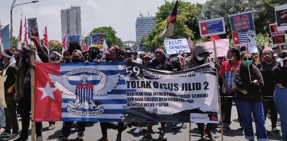 Demo di Jalanan, Massa Sebut Papua Bukan Merah Putih