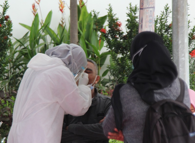 Waduh, 8 Calon Penumpang KA di Stasiun Prujakan Positif Rapid Antigen