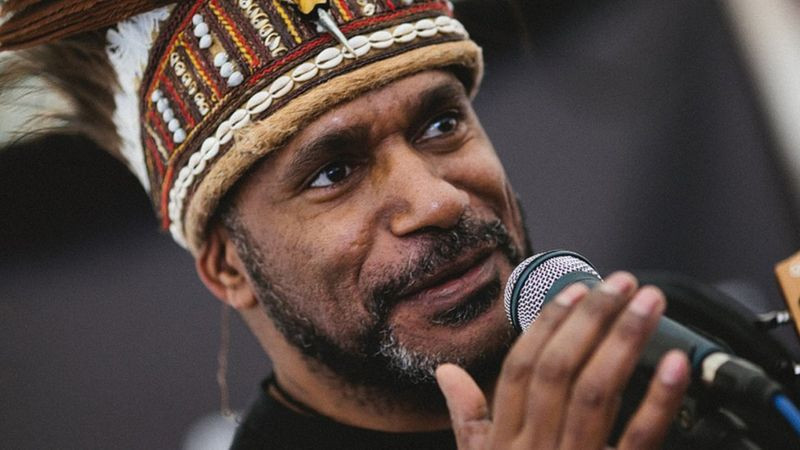 Benny Warga Inggris, Tak Berhak Klaim Papua